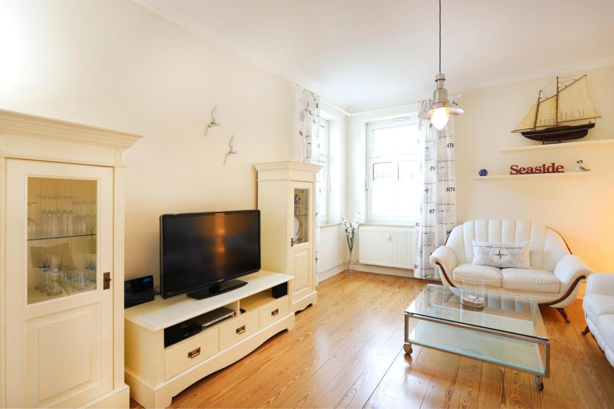 Villa Warnemuende Ferienwohnungen 罗斯托克 外观 照片