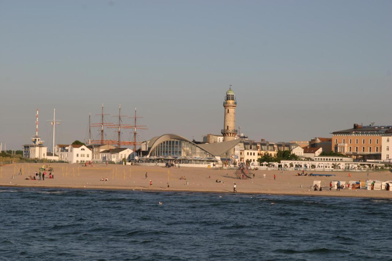 Villa Warnemuende Ferienwohnungen 罗斯托克 外观 照片